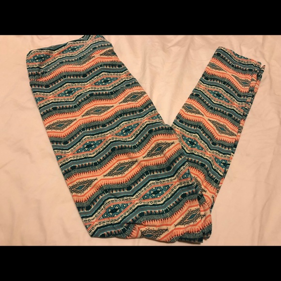 LuLaRoe Pants - LuLaRoe TC leggings